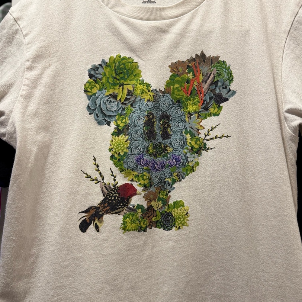 Disney x Uniqlo UT Succulent Mickey Mouse Tee size XS